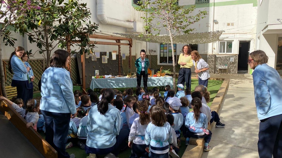 Felicitacions a l’escola infantil Magnòlia de BCN per com treballen els productes de la cuina de temporada! ⁦@acgn_cat⁩ ⁦@raulbarus⁩