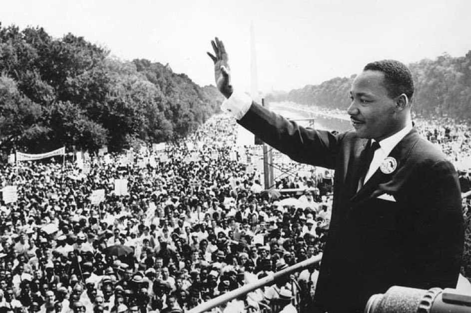“Ho un sogno, che un tempo tutti si siederanno l’uno accanto all’altro al tavolo della fratellanza […]”, così Martin #LutherKing, assassinato il 4/4/68. Davanti all’ondata di #razzismo, xenofobia e islamofobia, ricordare King significa continuare la sua lotta per l’uguaglianza.