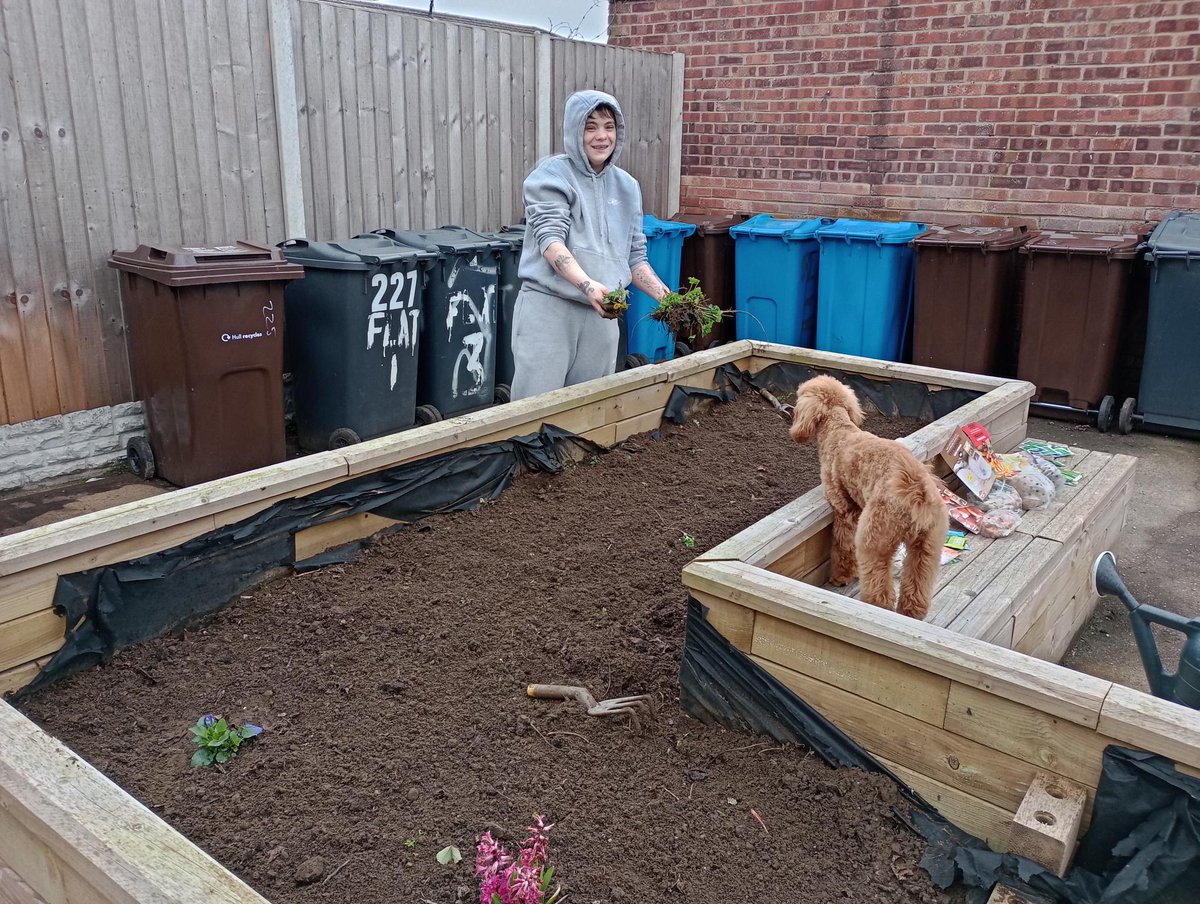 Our Boulevard Team #hull organised a 'Pizza & Planting' day for all the clients on Friday (29th) March. Everyone, including pets, took part. The service is undertaking 'grow your own produce' with the clients. Well done to all #team #care #support #charity