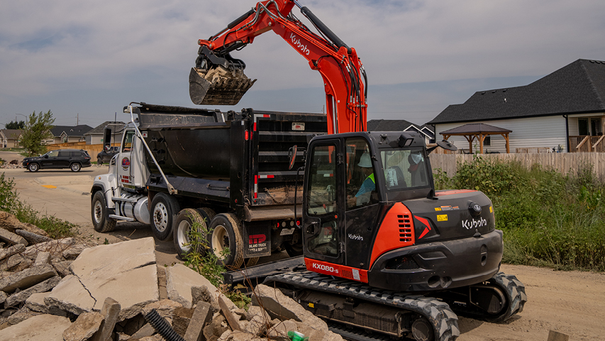 Building upon its position as the manufacturer of the world’s #1 selling compact #excavator, @KubotaCanadaLtd recently launched the new KX080-5 8-Ton Excavator in #Canada. #Construction Read about it and more here: constructionhq.world/issue-sections…