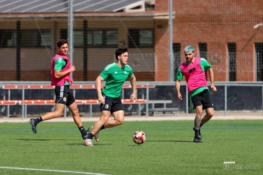 🔜 <a href="/SalamancaCFUDS/">Salamanca UDS</a> ⚡⚽

¡VAMOS! 🤍🖤

(2/2)

#SomosFilial | #SomosBurgos