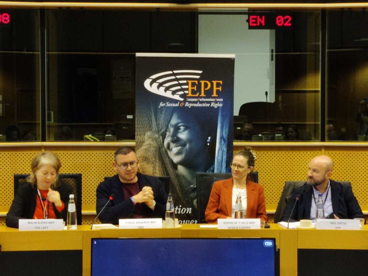 <a href="/SophieintVeld/">Sophie in 't Veld</a> <a href="/engerer/">Cyrus Engerer</a> «The major criticism I give to myself is that for a long time we tended to ignore the activities of these christian right political organisations. We did not try to contradict their messages because we thought they were directed to an ultra-minority. This left a vacuum for them»