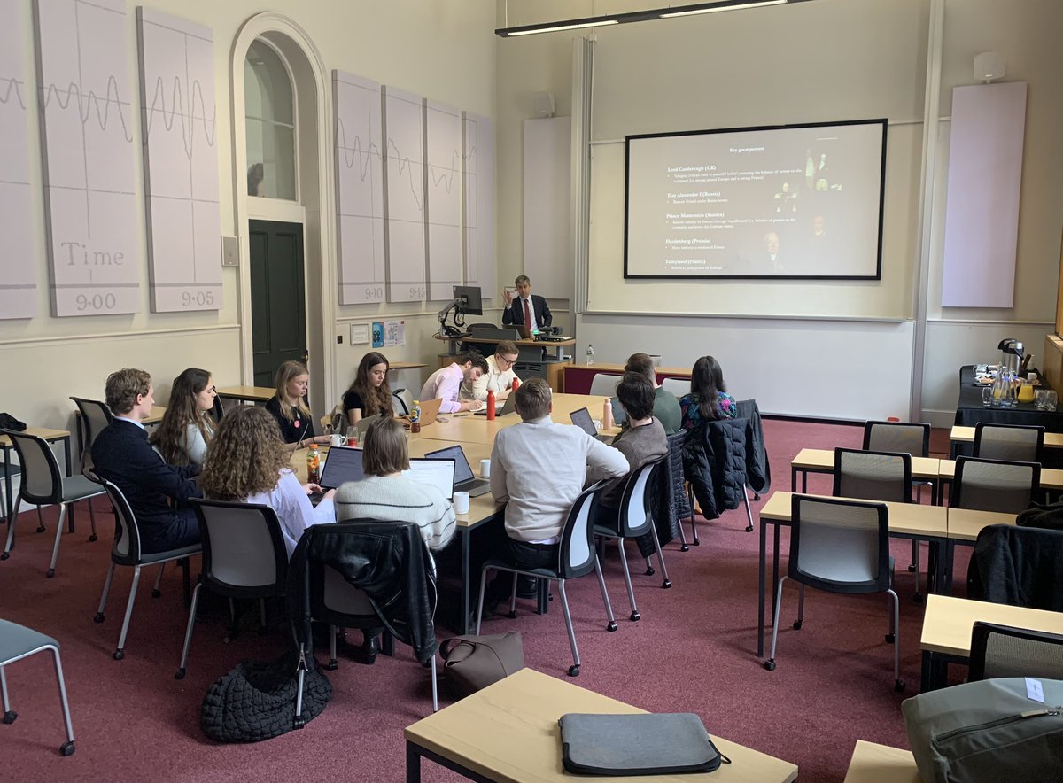 Live now: @CSSC_SSE Applied History students take a deep dive in international diplomacy with @KissingerCenter @AJ_Institute fellow @andrewehrhardt @KCL_CGS @warstudies - a world-leading 🇬🇧 setting from which to examine successful peace settlements and the ending of conflict 💥