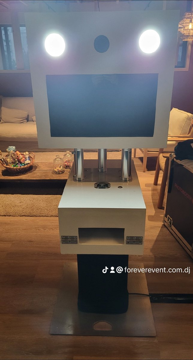 ForeverEvent94's tweet photo. Nouveau ! L'agence Agence https://t.co/nKAPZV3e0A
Vous propose le photobooth (Borne photo) ou selfie photo pour tous vos événements !
Pensez y !
Tarifs nous consulter
Réservation sur : https://t.co/fdDnMs446X
#bornephoto #photoboothwedding #photoboothfun #nouveaute2024 #fun https://t.co/jco85YNZLP
