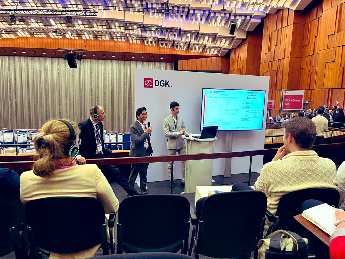 FSchindhelmMD's tweet photo. #DigitaleTrends in der #InterventionellenKardiologie — auch in der #analogen Welt ist der Einfluss von #AI spürbar! Tolle Session in der #ClinicalScienceBox
#DGKJahrestagung @YoungDgk @DGK_org @AGIKinterv @realdocdan @TRassafMD https://t.co/4bCD6uHpO7
