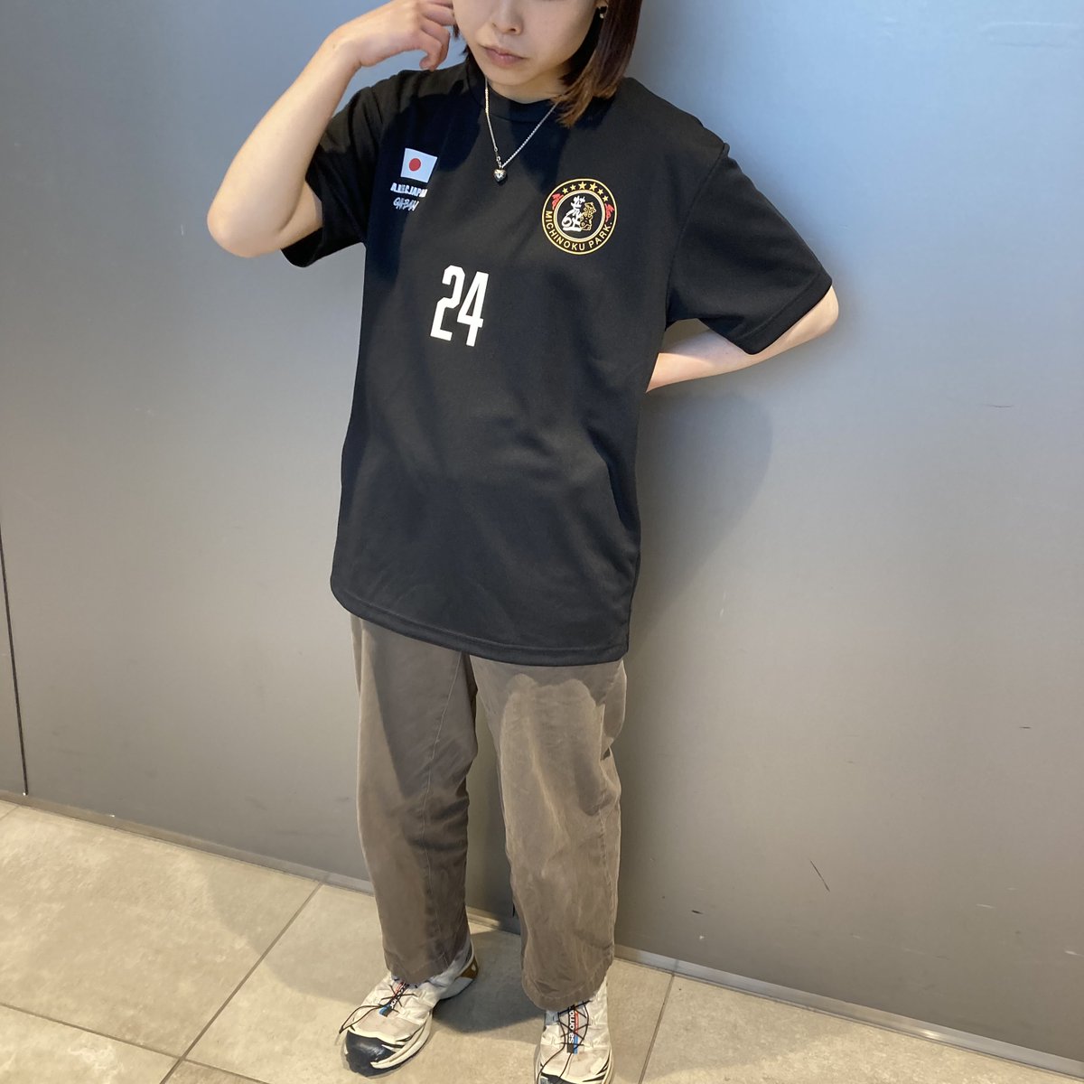 ganban_fujirock's tweet photo. #アラバキ #荒吐
✿オフィシャル事前通販 4/7まで✿

#ARABAKI ROCK FEST.24
×GAN-BAN サッカーTシャツ
¥3,800(tax in) 

（モデル身長153cm / Mサイズ）

お急ぎの方は【岩盤店頭・Online Store】から
https://t.co/7UpTuKCbzY https://t.co/VMfpogD7BT