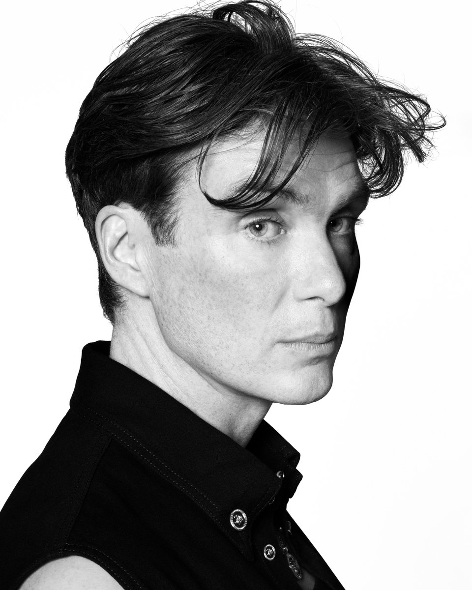 Versace's tweet photo. Cillian Murphy for #VersaceIcons​

The timeless wardrobe of iconic Versace design​

Photography by Mert &amp; Marcus​

#Versace​
#CillianMurphy 

Discover more at https://t.co/1QpqkXzNNV https://t.co/SrN8RglT51