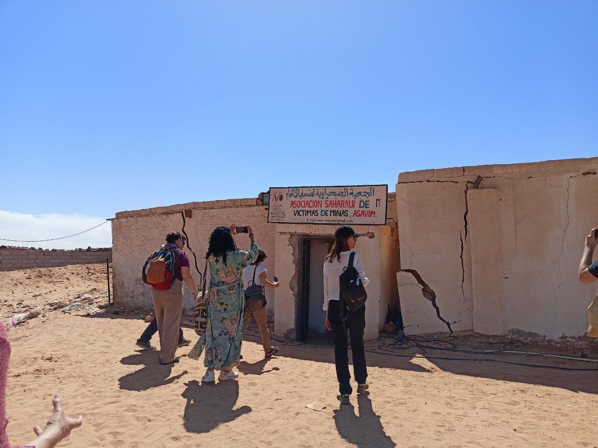 ccasps's tweet photo. 🇪🇭 Avui, Dia Internacional d’informació sobre el perill de les mines, recordem la visita a la seu de l'Associació Sahrauí de Víctimes de Mines, #ASAVIM, que treballa amb l'objectiu d'oferir una atenció integral a les persones sahrauís afectades per l'explosió de mines antipersona https://t.co/6S2dG3fMK6