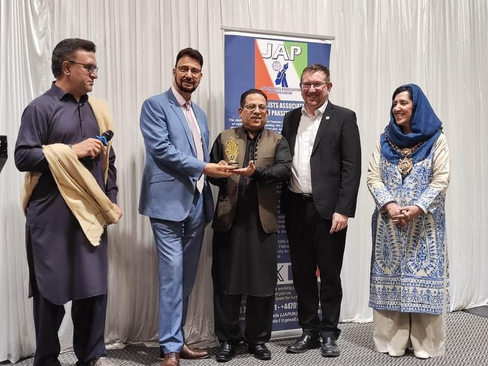 Big thanks to the Journalist Association of Pakistan & UK, JAP & TV 49 News for the wonderful Iftari and award ceremony! Had a fantastic evening with great food and company. Congratulations to all the winners. 📰✨