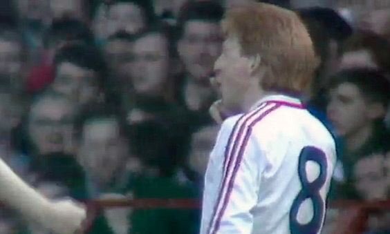 Went to Anfield 36 years ago today. No United tickets so all split & got on the Kop. Was right in the middle of a scouse frenzy as Norm said ‘hello’ to McMahon & Strach’s cigar 🇾🇪🇾🇪 No words spoke but bursting inside 😂@BPete1970 @paulenglish1961 @PeteMolyneux @NormanWhiteside