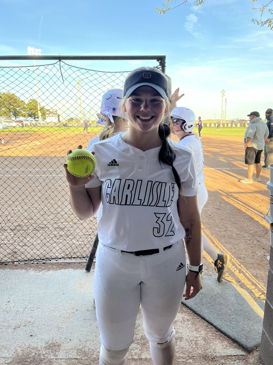 Libby McIntyre tweet media