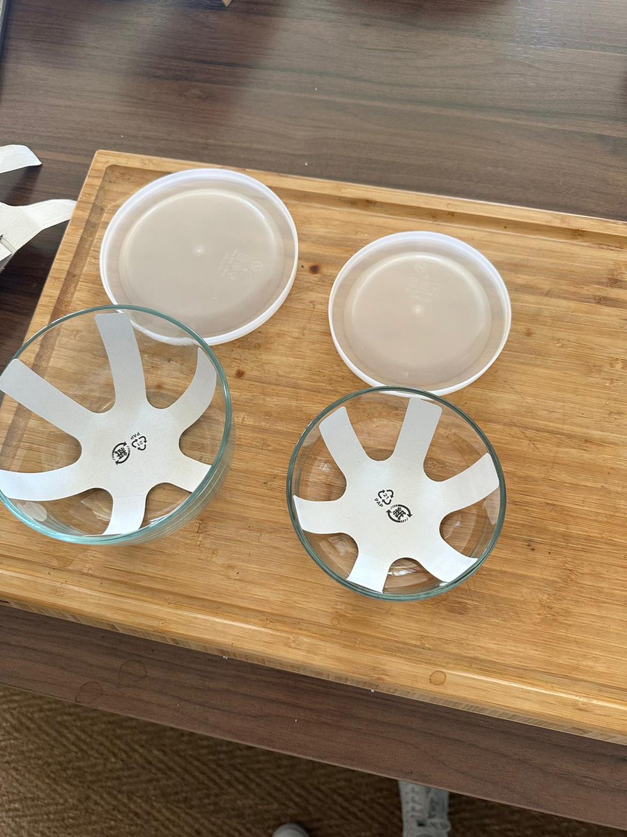Pluzin's tweet photo. Bah alors @IKEA_France , pâtit soucis de chaîne de distribution ? Pourtant l'emballage était en parfait état ! #IKEA #Bayonne #ametzondo https://t.co/XaD4DsktV7