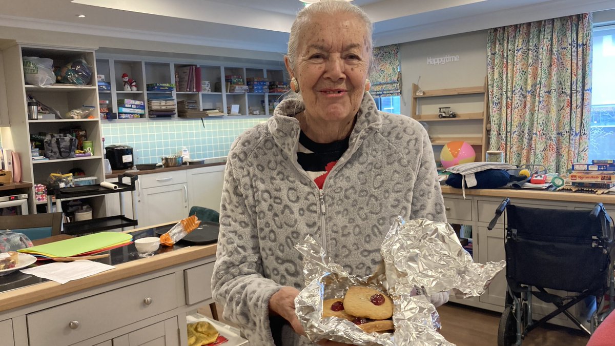 #HighWycombe residents got together for another creative cooking session, this time making some delicious jam biscuits 🧑‍🍳