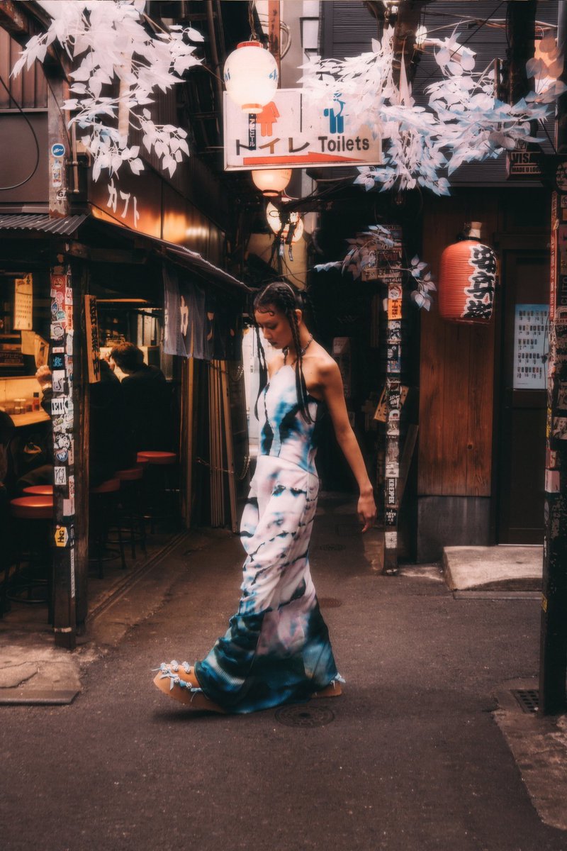 FOCUS ON TOKYO‘S ICON Hina VOL.2 東京のアイコンに注目したNEW企画、チェキプレゼント情報も順次公開！ Droptokyoをフォローして続報をお見逃しなく🐬 Hina／アーティスト、女優、モデル droptokyo.com/freshsnaps/324… ドレス、ブーツ*参考商品／#YUEQIQI #droptokyo #streetsnap #fashion…