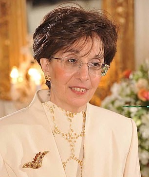 #CejourLà, il y a 7 ans, Sarah Halimi, médecin et directrice de crèche retraitée, était assassinée à son domicile du 11e arrondissement de Paris. Parce qu'elle était juive. Elle avait 65 ans. 🕯️Ne l'oublions pas.
