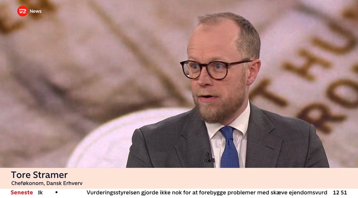 Dansk Erhverv (@danskerhverv) on Twitter photo Nye tal fra <a href="/Dansk_Arbgiver/">DA - Dansk Arbejdsgiverforening</a> viser høj lønvækst. Udviklingen på arbejdsmarkedet skal følges tæt, for der er risiko for en mere blivende pris- og lønspiral, der kan udløse en mere abrupt vending i dansk økonomi, siger <a href="/ToreStramer/">Tore Stramer</a> til <a href="/tv2newsdk/">TV 2 NEWS</a> #dkbiz #dkpol Nye tal fra <a href="/Dansk_Arbgiver/">DA - Dansk Arbejdsgiverforening</a> viser høj lønvækst. Udviklingen på arbejdsmarkedet skal følges tæt, for der er risiko for en mere blivende pris- og lønspiral, der kan udløse en mere abrupt vending i dansk økonomi, siger <a href="/ToreStramer/">Tore Stramer</a> til <a href="/tv2newsdk/">TV 2 NEWS</a> #dkbiz #dkpol