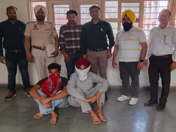 We all take pride and salute the noble and courageous deeds of BSF. Security agencies have busted a narco-hawala racket operating from the Amritsar sector and apprehended two persons along with a packet of narcotics.
#AlertBSF #TejRan 
#BSFAgainstDrugs 
#DrugMoney #pandabuy