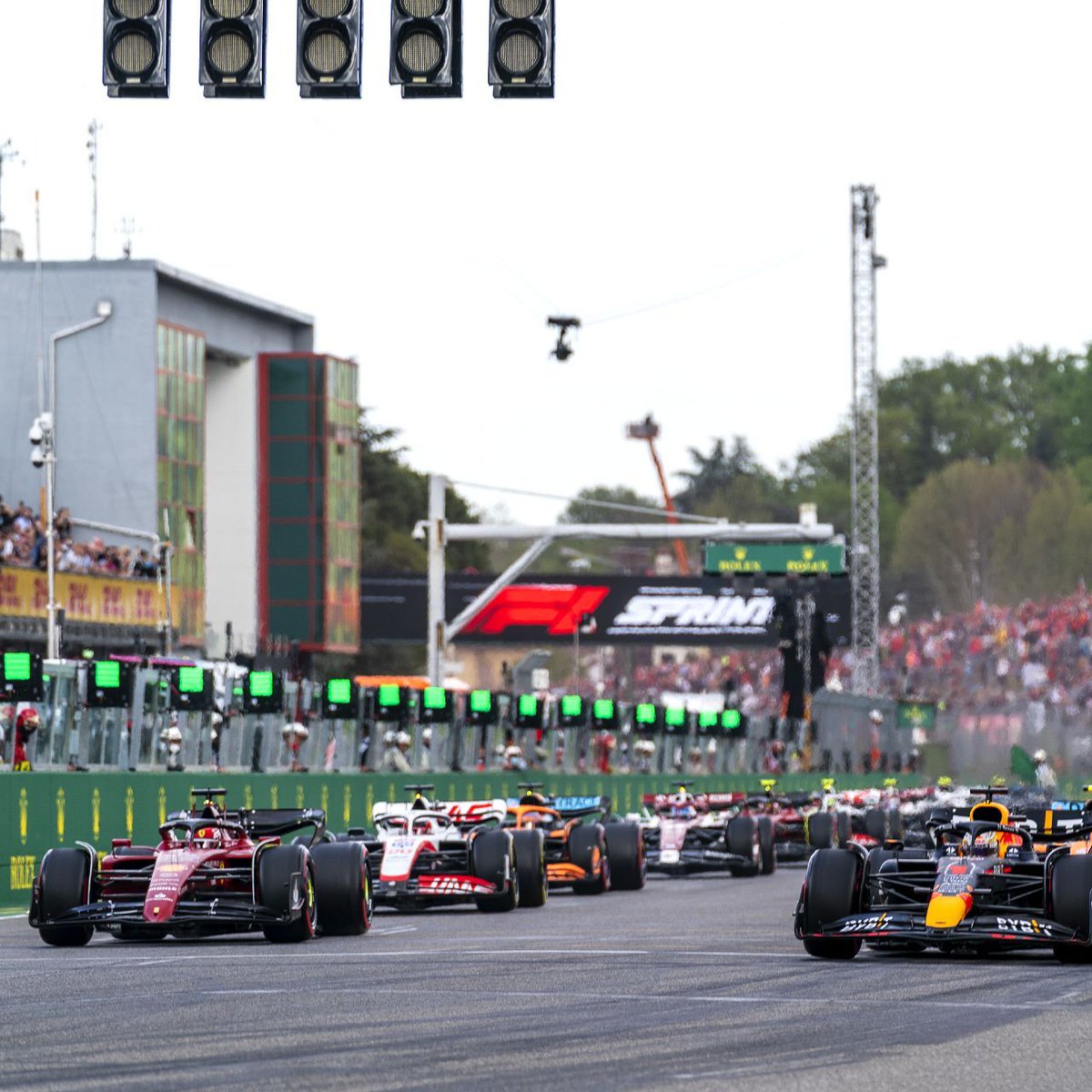 🏎️ Le emozioni ad alta velocità tornano a Imola! Dal 17 al 19 maggio 2024, l'Autodromo Enzo e Dino Ferrari sarà il palcoscenico delle sfide più epiche della Formula 1! 🎫 Acquista ora i tuoi biglietti: buff.ly/3VJ33A4