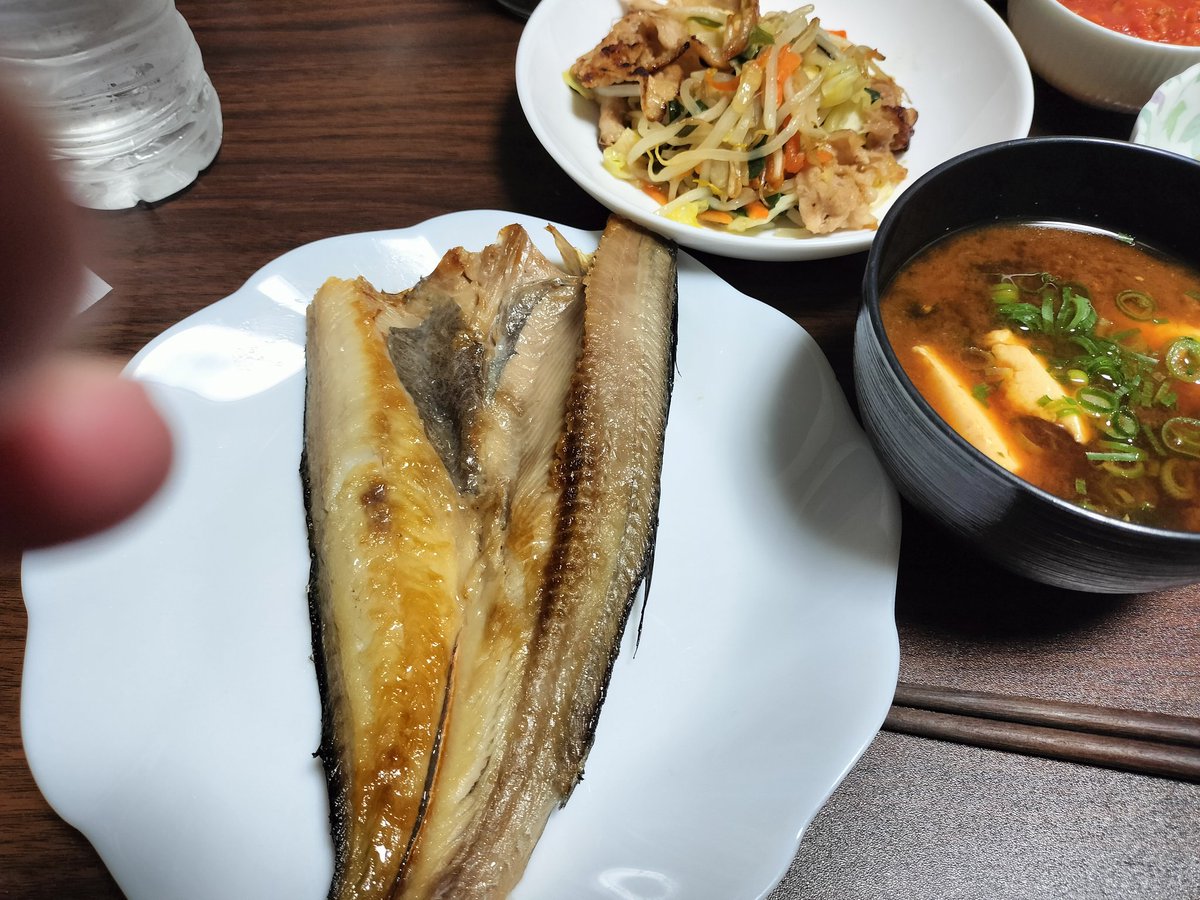今日はほっけの魚と炒めもの☆