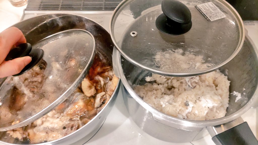 cham_cham_net's tweet photo. 今日なに作ろっかなー♪と思ってたら「鯛捌いてほしい🥲半分あげる🥲」って何匹か来たので
鯛めしとあら炊きʕ๑•ɷ•๑ʔ💕

いい嫁だなぁ☺️← https://t.co/PCOn2YIols
