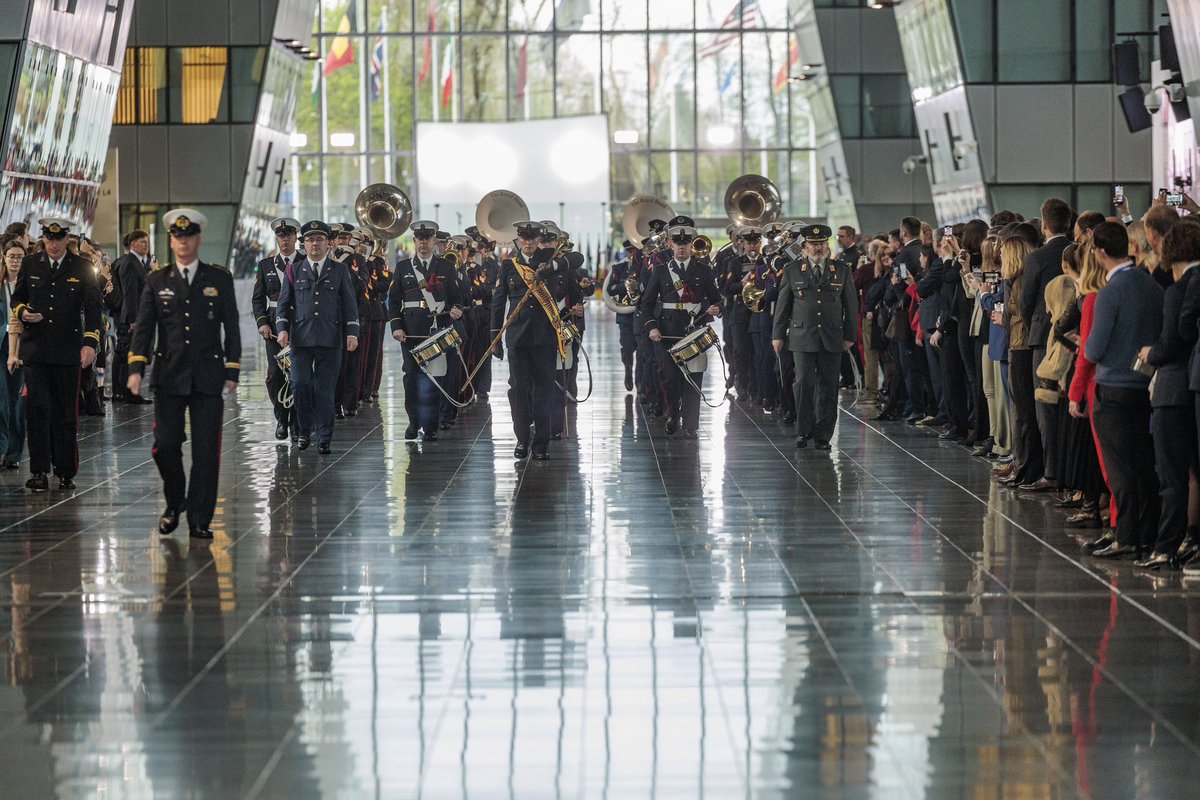 Today we celebrate our band of 32 brothers and sisters in arms. Across Europe and North America, 3.5 million men and women in uniform are upholding a shield against agression. Separated by oceans, united in our determination. Speech: tinyurl.com/yc6y8sfk #1NATO75years