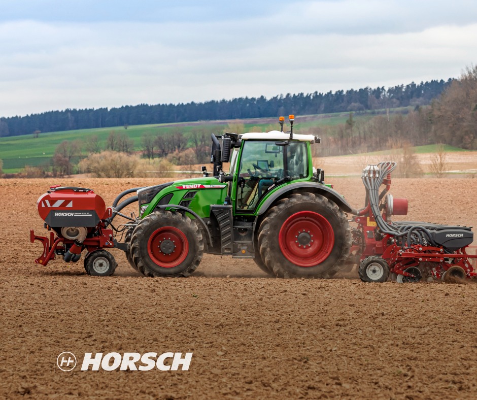 HORSCH_France's tweet photo. Nous vous avons dégotté le partenaire idéal pour la saison 2024 😉
#horschpartner
📍 double #cuve pressurisée
📍 capacité de 2200 litres
👉 semer #plusieurs #cultures
#couvertsvegetaux
👉 #apport #engrais #fertiliser en profondeur
https://t.co/sqRjmLTbIQ https://t.co/cSRUnWRYTs