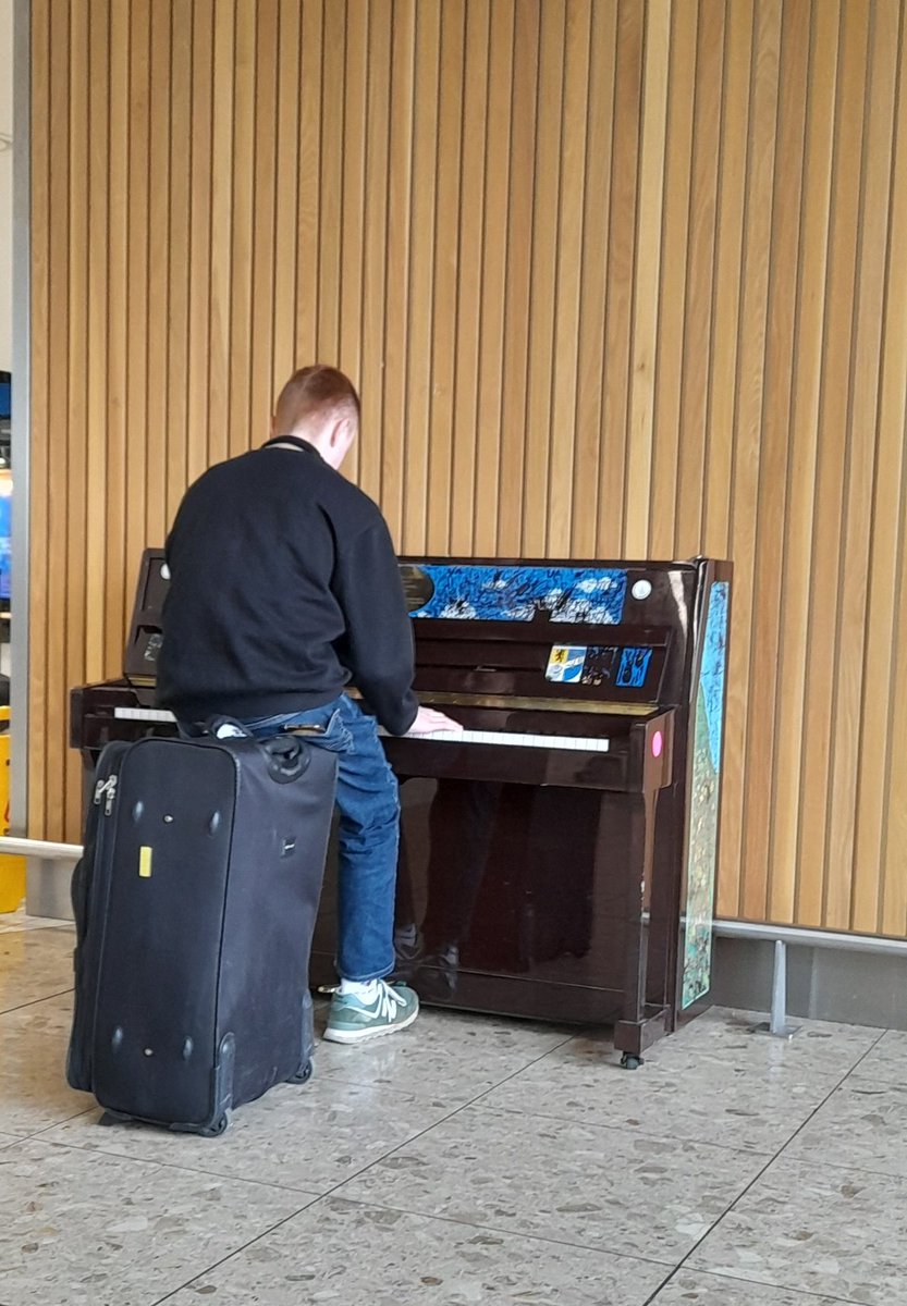 Frank Kelly tweet media