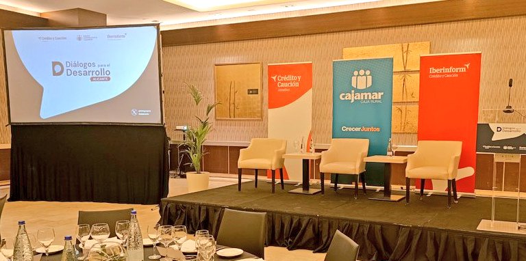 Comenzamos en #DDAlicante junto a <a href="/jordisevilla/">jordisevillaternero</a> y @alvaronadal. Gracias a @cajamar, <a href="/creditoycaucion/">Crédito y Caución</a> e <a href="/iberinform/">Iberinform</a> por hacerlo posible