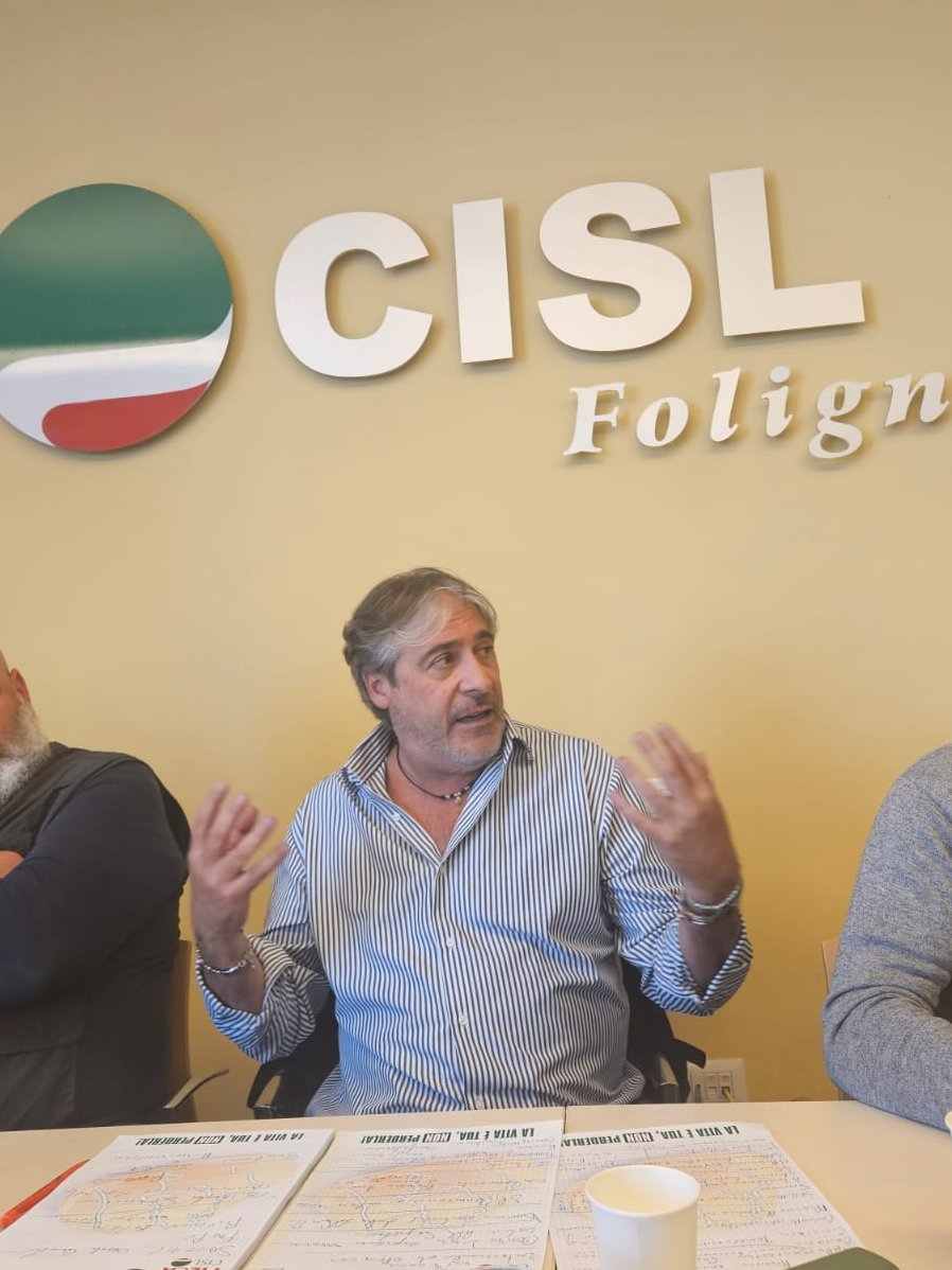 FilcaCisl's tweet photo. Ottavio De Luca: "La Filca è impegnata al massimo per garantire la #sicurezza sul #lavoro, la bilateralità può dare un contributo importante. Non scioperiamo perché è necessario un patto tra i protagonisti: non è il momento della protesta ma del coraggio e della responsabilità". https://t.co/QprtIAYWgA