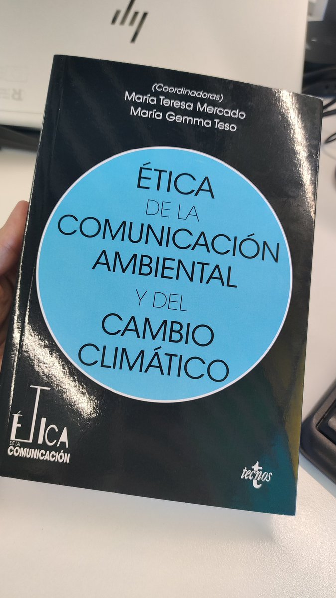 Me viene de lujo este manual de @maitemarket, @GemmaTeso (@EditorialTecnos) y compañeros de @APIA. Sobre todo el contexto y capítulo de América Latina. Muy muy útil 📖 Tengo lectura para estos días