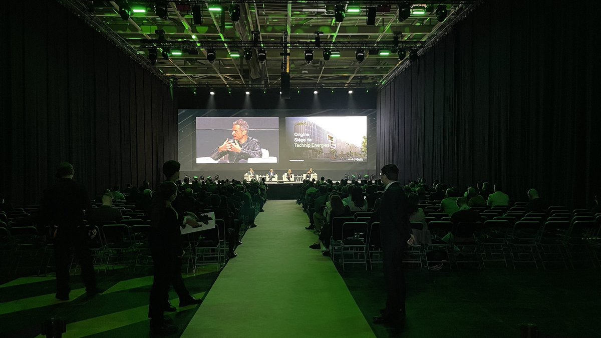 Aurelien_Gohier's tweet photo. 💡 Immersed in the future of #tech #energy and #industry at @SchneiderElec’s #InnovationSummit in Paris. From engaging panels to interactive showcases, the day was buzzing with sustainable solutions and digital advancements. #InnovationAtEveryLevel #TechTrends2024 #ImpactMaker https://t.co/fpVN07fzu0
