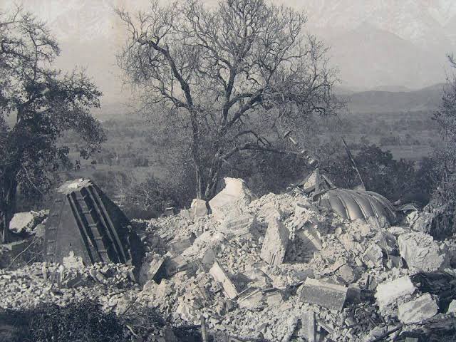 A thread- On this day(4th April in 1905) a Devastating earthquake occurred in Kangra region of #HimachalPradesh . The earthquake measured 7.8 magnitude killed more than 20,000 people. Apart from this, most buildings in the towns of Kangra, Mcleodganj & Dharamshala were destroyed.