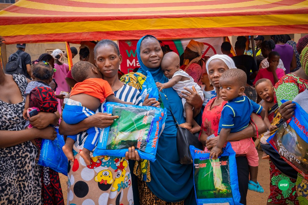 Aygf_'s tweet photo. #ThrowbackThursday 
Malaria is a deadly disease and can be prevented in many ways, including the use of malaria nets/ Last #WorldMalariaDay, @AYGF donated nets to over 200 families in Abuja, as we look towards a future where malaria becomes a thing of the past!  #SayNoToMalaria https://t.co/er0bQv8Ey7