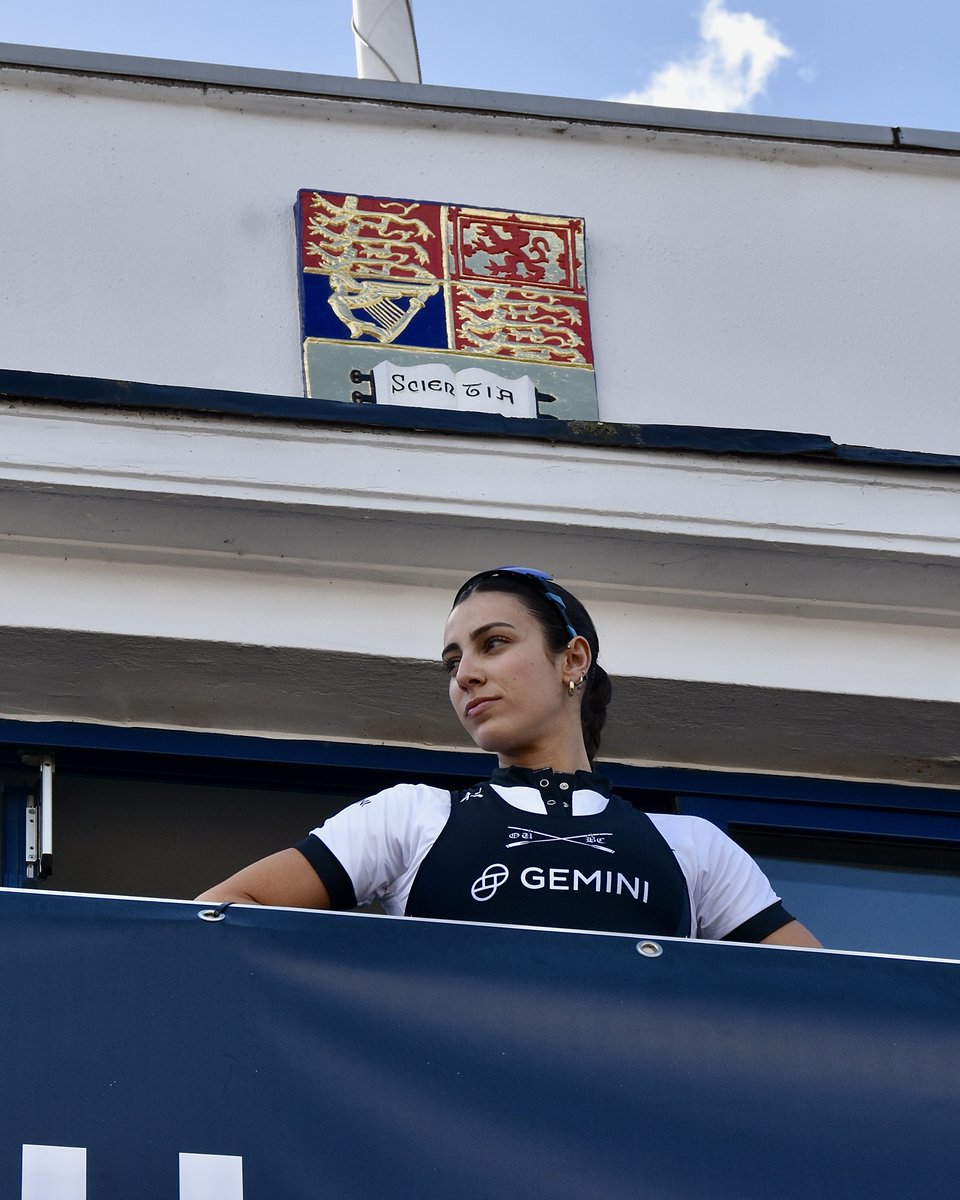 On HTBS: (1 of 3) - For @theboatrace Day, Tim Koch was capturing pictures of @OxfordUniBC and @CUBCsquad at the Thames waterfront. heartheboatsing.com/2024/04/04/the…