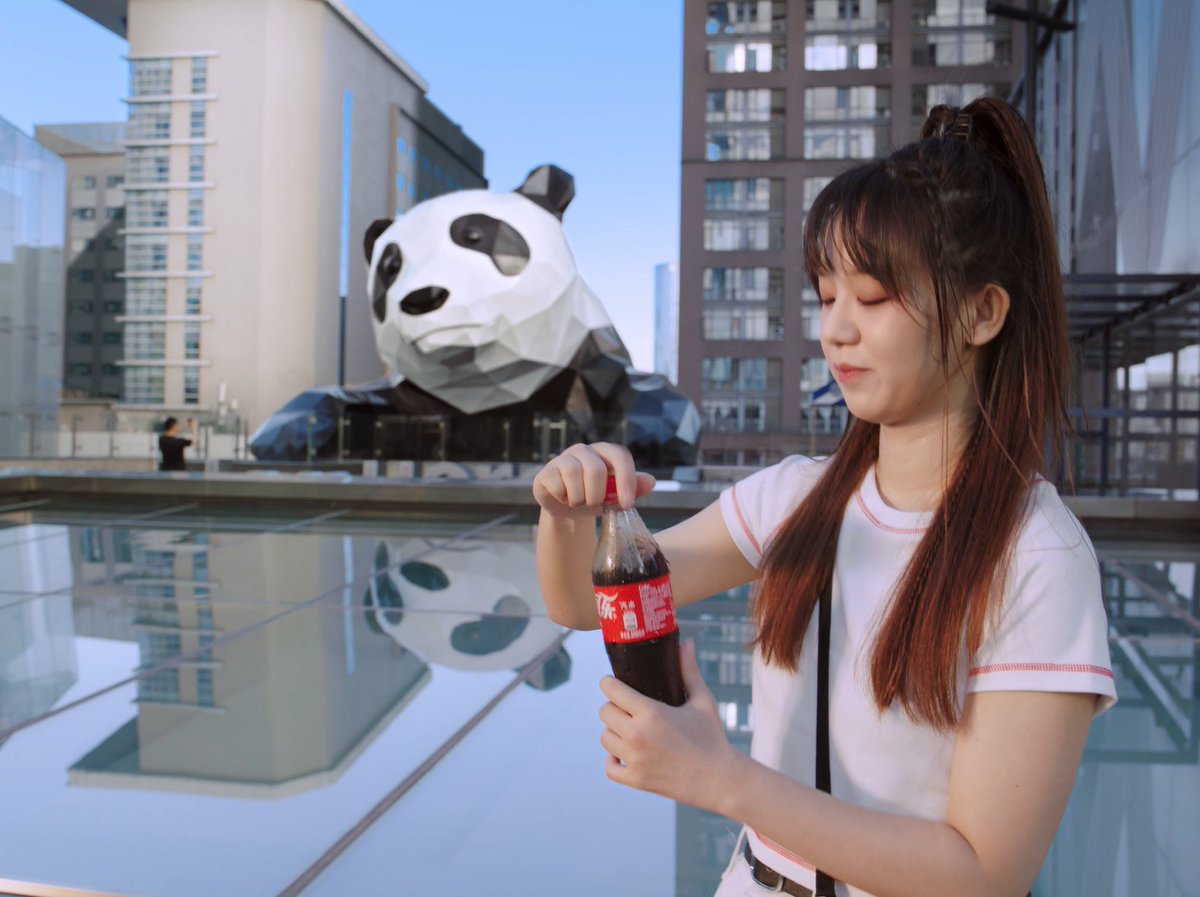 We are excited to launch our Behind the Breakthrough series! 🔎 The first in the series is the @CocaCola x Weibo Corporation Breaks campaign from EssenceMediacom China, in collaboration with @WPP OpenX and @Ogilvy. 👉bit.ly/3xxPut6 #BreakthroughsForBrands