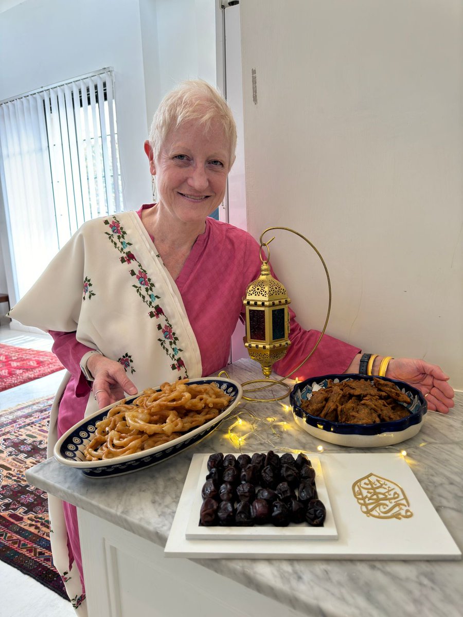 Ramadan Iftars = Trying new snacks Pakoras will remain the ❤️ of Iftar in Pakistan, won't they? What is the most popular item in your Iftar spread? #Ramadan