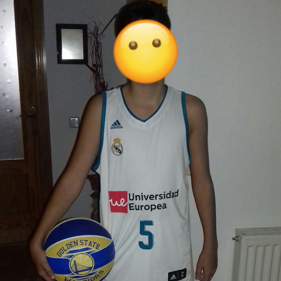 GoMeZ_S4_03's tweet photo. RODOLFO FERNÁNDEZ
Anuncia su RETIRADA el día que cumple 39 años.
Tras tantos títulos cosechados en su espalda, da indicios del final de su carrera, quedando aún en juego una liga y una euroliga y tras el recibimiento ayer del rey por la copa 2024.
#RudyFdez #5 #Leyenda🤍 #Idolo https://t.co/qa3KRuVorx