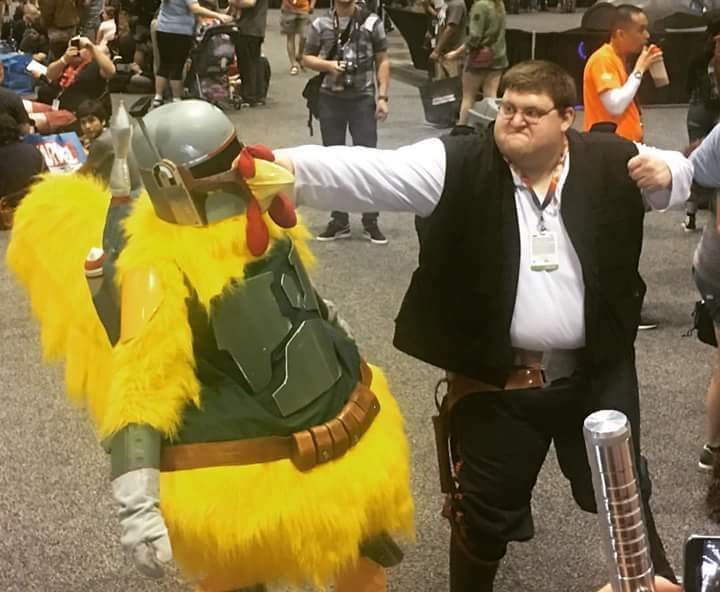 Thewearyadvent1's tweet photo. Best Cosplay Ever - Ernie The Giant Chicken as Boba Fett by Matt Nelson vs. Peter Griffin as Han Solo by @NYPeterGriffin . #StarWars #FamilyGuy #CraftYourFandom https://t.co/o1Bqqu4p3d