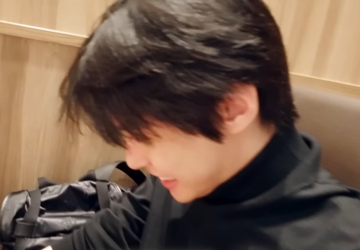 kdysource's tweet photo. pretty doyoung in jung vlog https://t.co/6MjdboUsR2