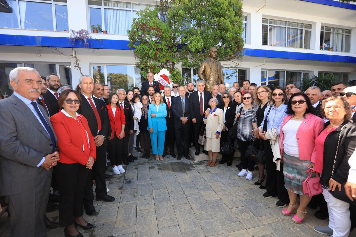 omustafaince's tweet photo. Sayın Başkanımız Mustafa Günay ve meclis üyelerine çıktıkları bu yolda başarılar diliyorum. İnce ailesi olarak Güzelbahçe'yi ve sizleri çok sevdik, hep seveceğiz. https://t.co/F9QGYuuNJY