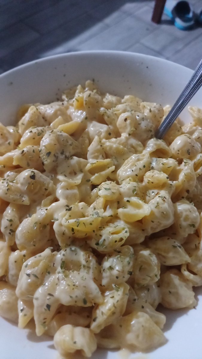 GUYS I MADE THE BEST FUCKING MACNCHEESE IN THE WORLD