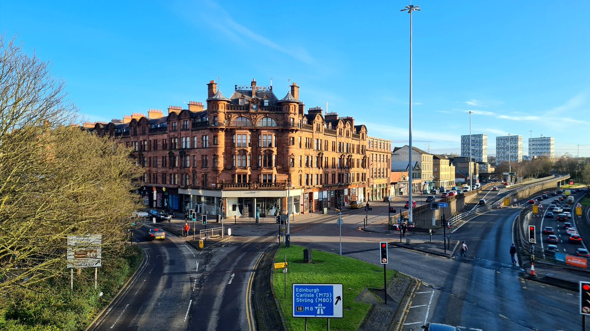 Post-war urban regeneration at its worst. Also built by the Glasgow Corporation, but half a century or so later!

#glasgow #m8 #charingcross #urbandevelopment #architecture #glasgowbuildings