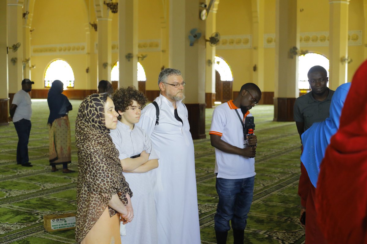 About the kampala city tour that happened on Saturday last week..we thank our Italians customers for trust you rendered us..@andrea@antonio@emma45 #kampalacitytour #bahaihightemple #Gadafimosque #kingslake