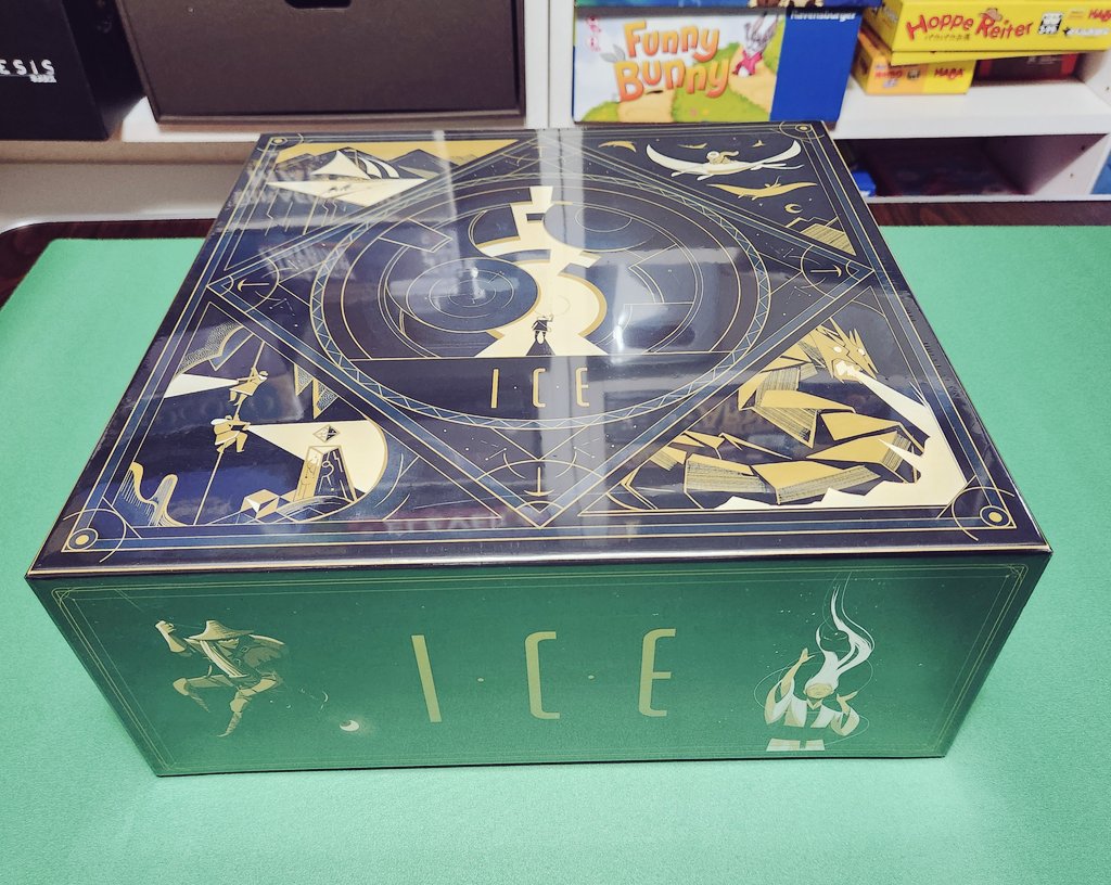 NObEzbbuBTHbkFo's tweet image. 諦めかけてた ICE (LIMITED) やっと届きました！！箱絵ちょーかっこいい。配送トラブルからよくぞ…日本人バッカーはこのキャンペーンだと2名のみだそうで、もう一人にも無事に到着しますように🙏初版の5層タイルはもう実装されないのでなんか開けるのもったいないかも？
#ボードゲーム
#ICE
#THISWAY