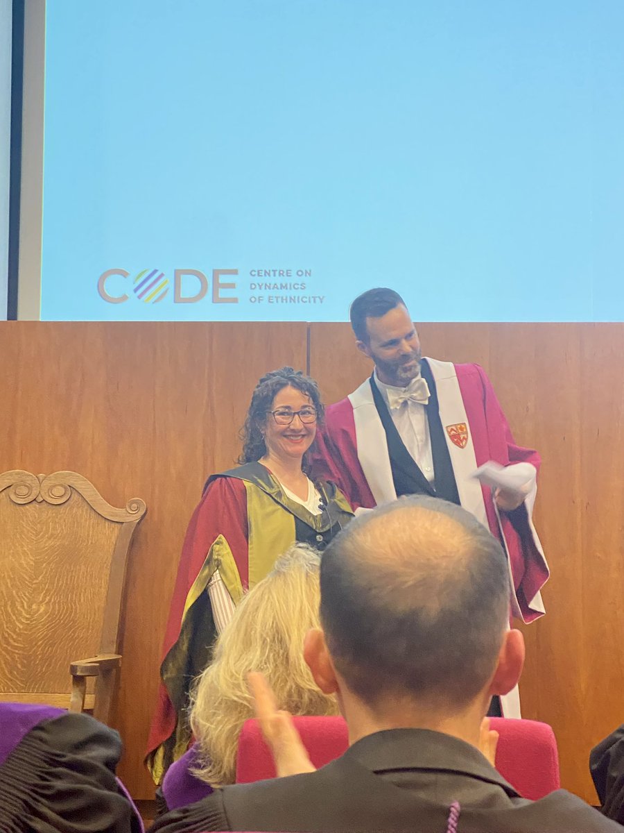 💡SGSD were delighted yesterday to support our very own @NissaFinney at her inaugural professorial lecture titled “Race, place & home” w/ the Principal taking the chair alongside Nissa’s family & friends, colleagues & leadership staff at @univofstandrews. Congratulations 🎉