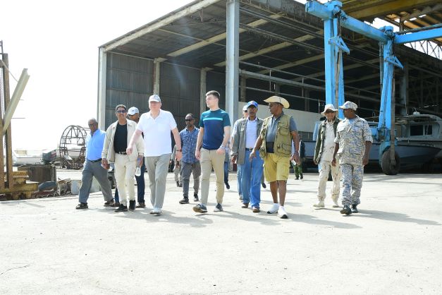 Accompanied by Gen. Filipos W/Yohannes & senior EDF officials,Vice Admiral Vladimir Kasatonov & his delegation toured Haleb Boat Manufacturing & Maintenance Plant,Port of Assab; Fish processing plants in Borasele/related infrastructure & Nakura in Southern/Northern Red Sea Region