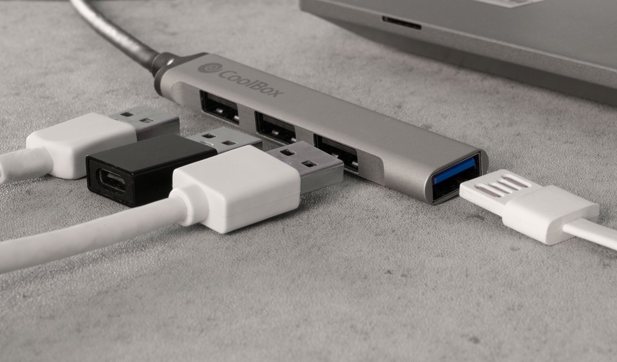 CoolBox_es's tweet image. 🔗 Simplifica tu espacio de trabajo con nuestro Hub USB 4 puertos LittleHub 4.
Conecta fácilmente todos tus dispositivos en un solo lugar.

¡Haz tu vida digital más sencilla con LittleHub 4!

#HubUSB #Conectividad #Tecnología #Gadget #Productividad #CoolBox