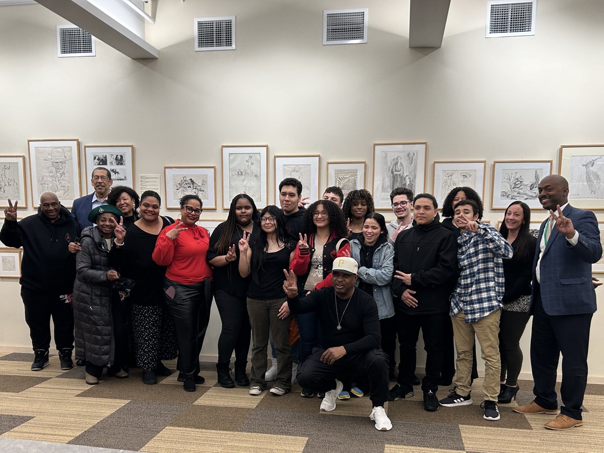 EJCrawford4's tweet image. Amazing start to #VersoFest2024 last night, w/ the remarkably gracious and routinely brilliant @MrChuckD, @JohnnyTemple450 of @AkashicBooks &amp;amp; @JuneArcher. Many thanks to the 300+ who braved the winds and rain to make it out.

#VersoFest #WestportLibrary @WestportLibrary