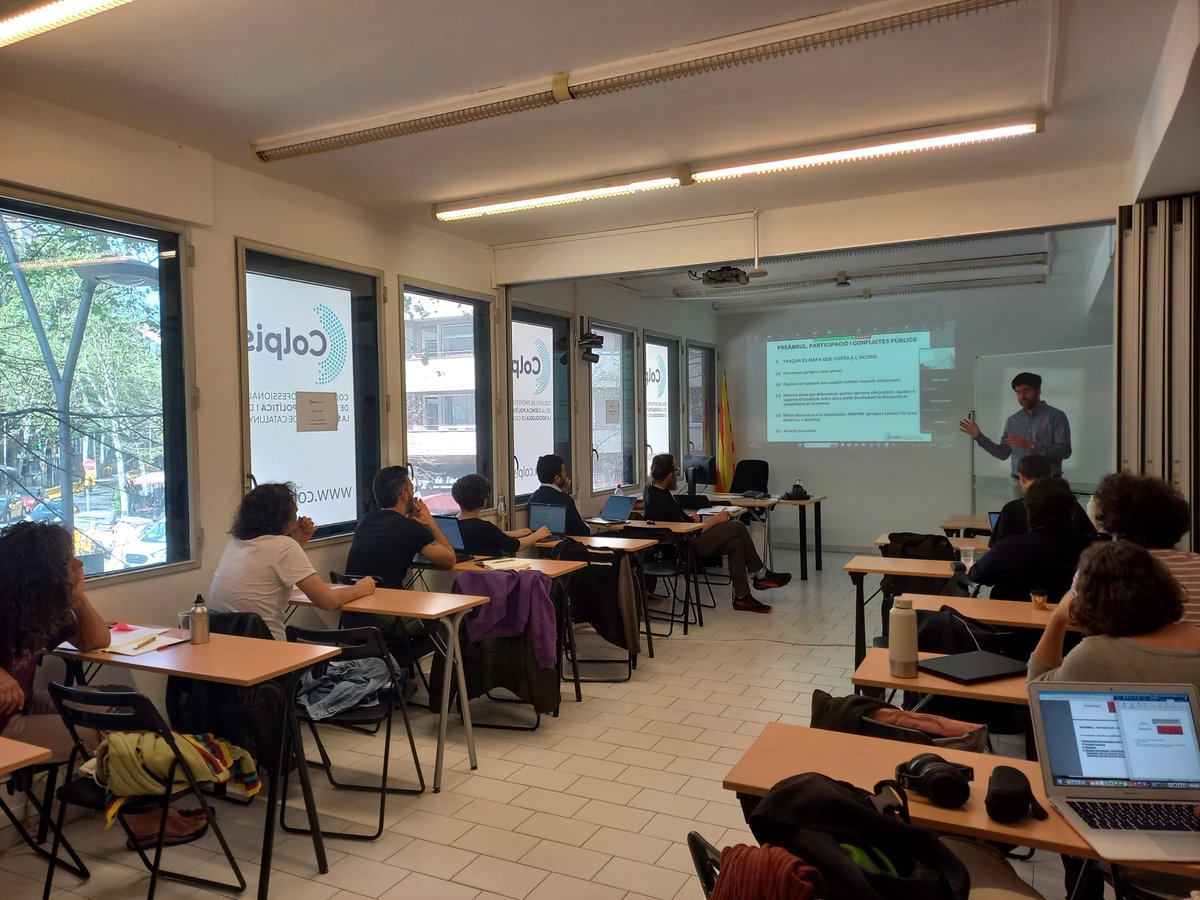Col·legi Prof. Ciència Política i Sociologia CAT (@colpiscat) on Twitter photo Avui, al nostre postgrau de #ParticipacioCiutadana en <a href="/Exeivia/">Xavier Moreno</a> ens parla sobre el disseny d'una actuació participativa i ens apunta consideracions pel seu bon desenvolupament
➡️bit.ly/3LQmbGy Avui, al nostre postgrau de #ParticipacioCiutadana en <a href="/Exeivia/">Xavier Moreno</a> ens parla sobre el disseny d'una actuació participativa i ens apunta consideracions pel seu bon desenvolupament
➡️bit.ly/3LQmbGy