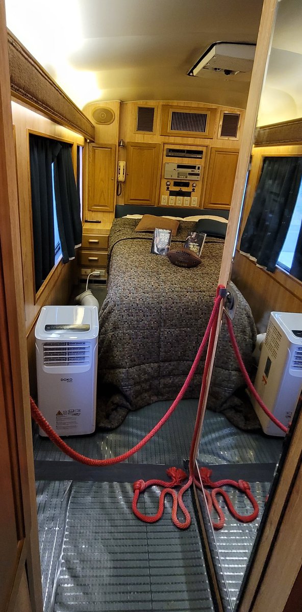 sdrawdenairb's tweet photo. @MaggieGray @EJ_Stewart @andrewperloff @MaggieandPerl
Maggie, would you sleep in John Madden's bed?
#Canton
#NFLHOF
#MaddenCruiser https://t.co/j1hkm2ZiRy